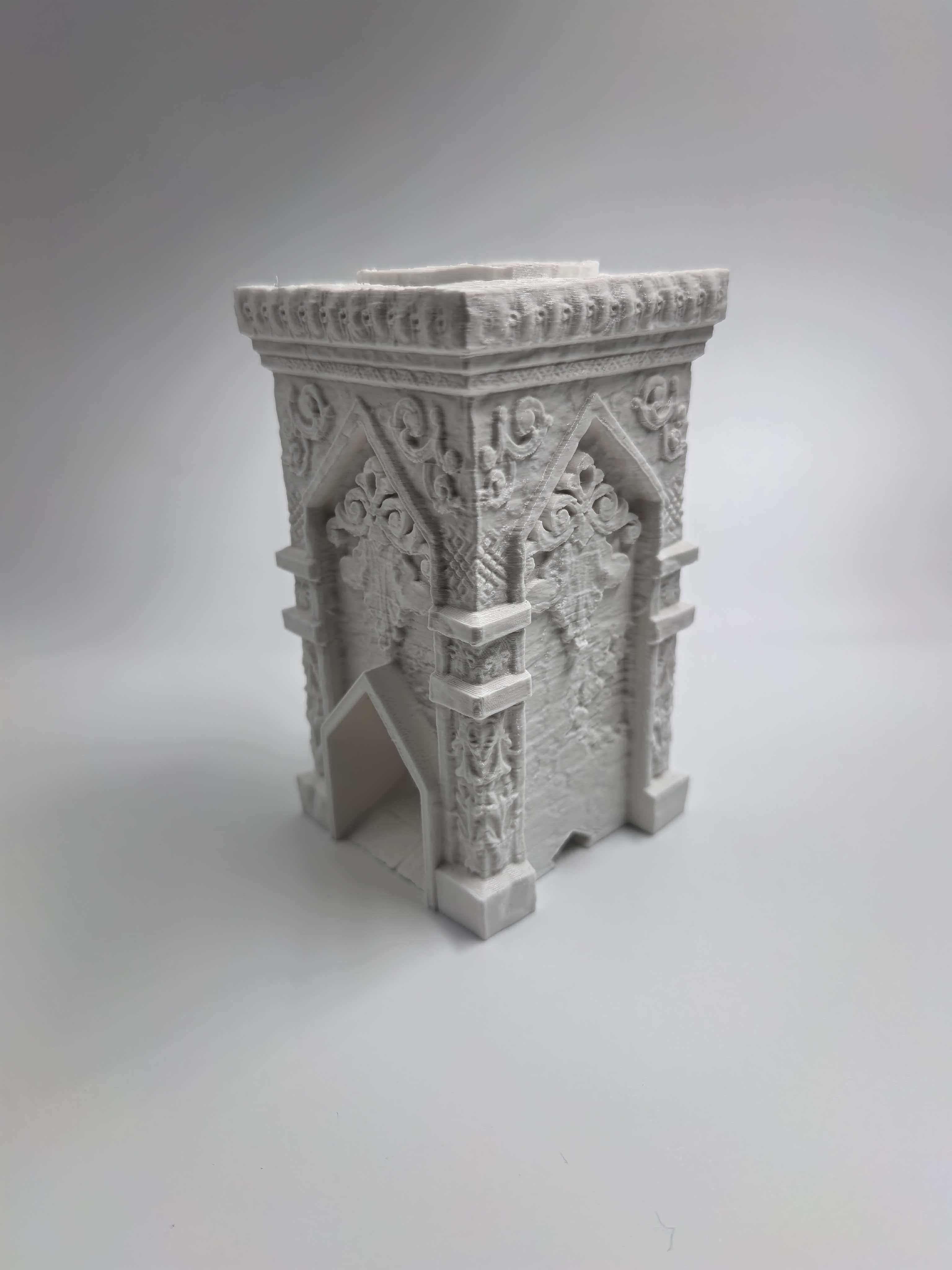Mini Przenośna Wieża na Kostki – Dice Tower Wooden recenzja i cena